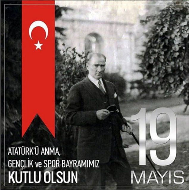 Ünlüler 19 Mayıs'ı böyle kutladı - Resim: 4