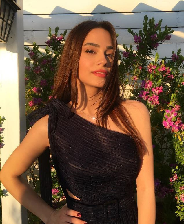 Genç oyuncu Sude Zülal Güler'in büyük acısı! Annesi hayatını kaybetti - Resim: 1