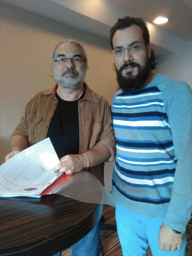 Ses tonu ve gülüşü hafızalara kazınmıştı spiker Hamit Özsaraç'ın son haline bakın, tanıdınız mı? - Resim: 1