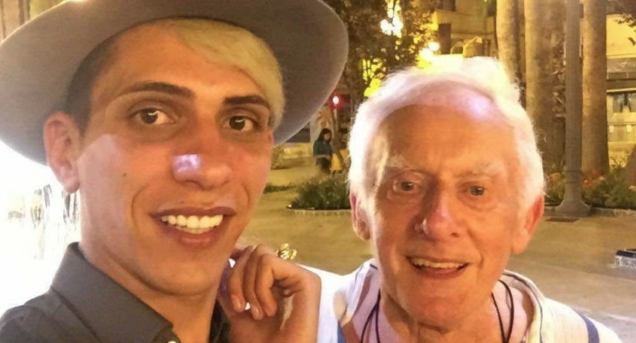 79 yaşındaki papaz 24 yaşında adamla evlendi böylesi görülmedi - Resim: 1