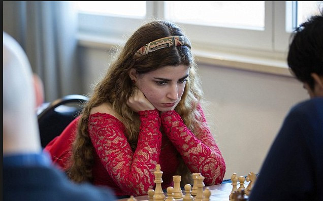 Başörtüsü takmadığı için milli takımdan çıkarıldı - Resim: 1