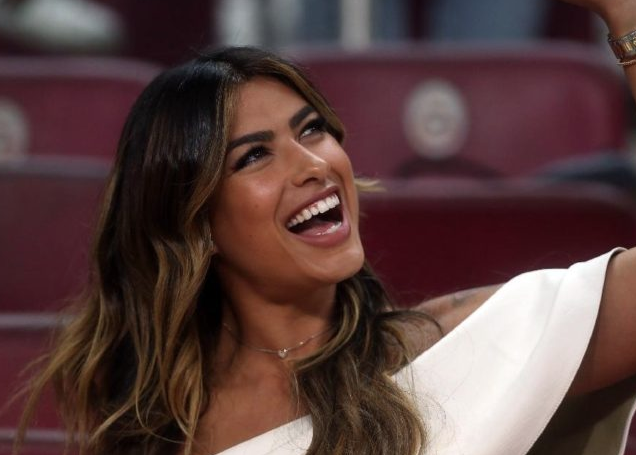 Galatasaraylı yıldıza eşinden darbe Apar topar evi terk etti - Resim: 3