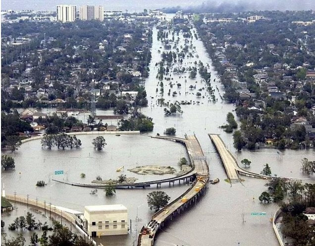 Brad Pitt'den kasırga mağduru 109 aileye ev - Resim: 1