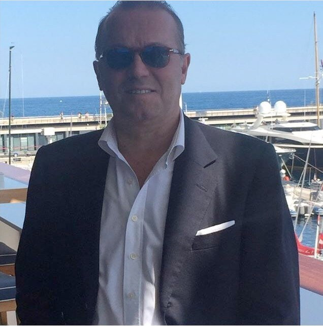 Cem Uzan'ın son hali şaşırttı! Eşi ve çocuklarına bakın! - Resim: 1