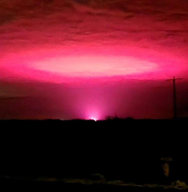 'Kıyamet kopuyor' sandılar gökyüzü bir anda pembeye döndü gerçek meğer... - Resim: 1