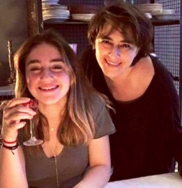 Oyuncu Esra Dermancıoğlu ile kızı Refia'yı görenler şaşırdı! - Resim: 1