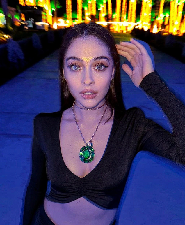 Takıntılı hayran şoku! Ünlü oyuncu Cemre Baysel'e gelen mesajlar kan dondurdu: Benimle buluşmazsan... - Resim: 4