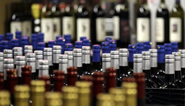 'Koronavirüse iyi geliyor" söylentisiyle sahte alkol içtiler! Ölü sayısı 20'ye çıktı - Resim: 0