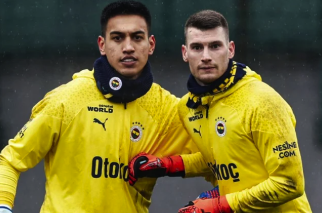 Fenerbahçe'de kıyım başladı! İki yıldıza "Güle güle" dediler - Resim: 0