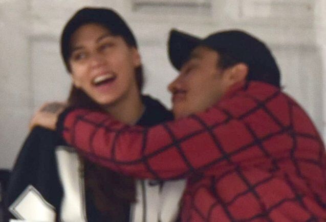 Can Bonomo, Öykü Karayel aşka geldi! Maskesiz çift birbirlerini öpmeye doyamadı - Resim: 1