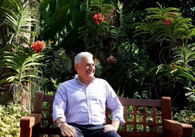 Binali Yıldırım'ın ceketsiz ve kravatsız görüntüsünün nedeni buymuş! - Resim: 1