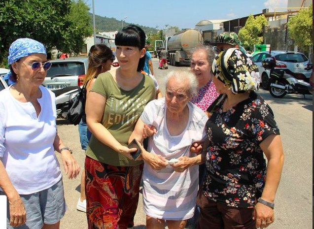 Fatma Girik annesi Münevver Girik kaç yaşında kimdir? - Resim: 0