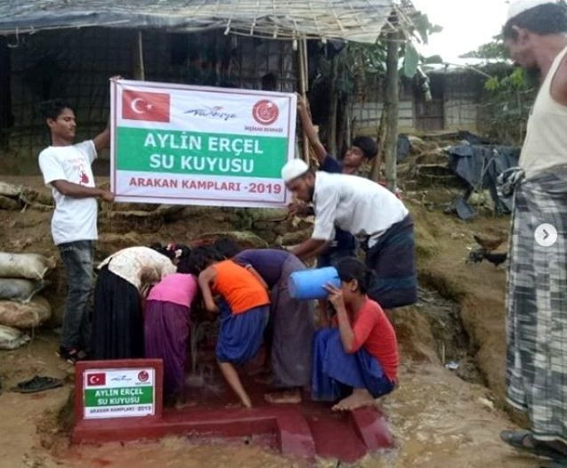 Hande Erçel'e fanlarından ağlatan sürpriz - Resim: 3