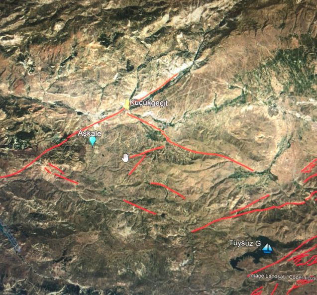 Kahramanmaraş ve Erzurum'daki depremler sonrası uyardılar! Prof. Dr. Naci Görür, haritada gösterdi: Bölgeyi sıkıştırdı - Resim: 0