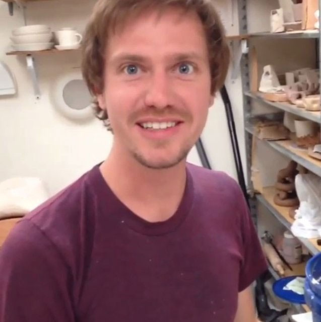 İnsan kemiklerinden yemek takımı yapıyor sıradışı iş - Resim: 1