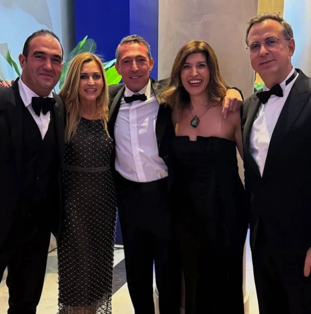 Tüm cemiyet oraya davetliydi! Vuslat Doğan sahnede eski eşi Ali Sabancı'ya herkesin içinde bakın ne söyledi - Resim: 2