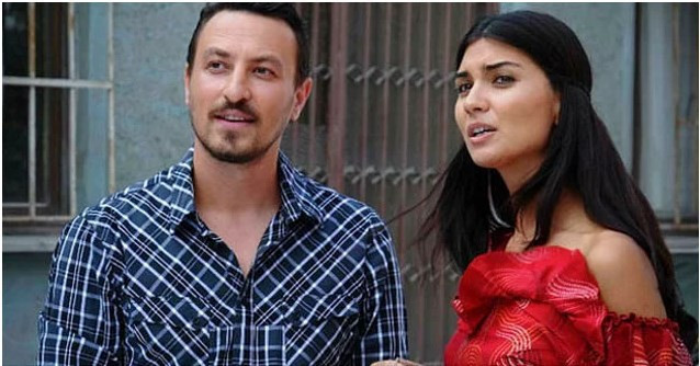 Hamile kalınca evlenmek zorunda kalan ünlüler - Resim: 2