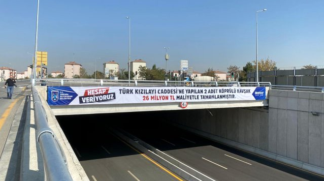 Mansur Yavaş, yaptığı köprü ve alt geçidin maliyetini astığı pankartlarla açıkladı - Resim: 0