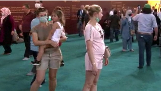 Ayasofya'ya bu kişiler artık giriş yapamayacak! Standlar kuruldu - Resim: 4