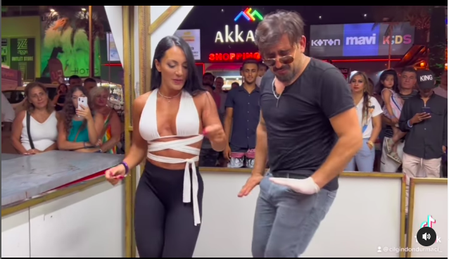 Çılgın Dondurmacı'dan tezgah arkasında erotik dans! Yuh artık - Resim: 3