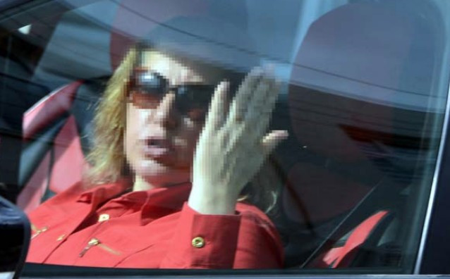 Uçaktan indi havalimanını birbirine kattı - Resim: 2