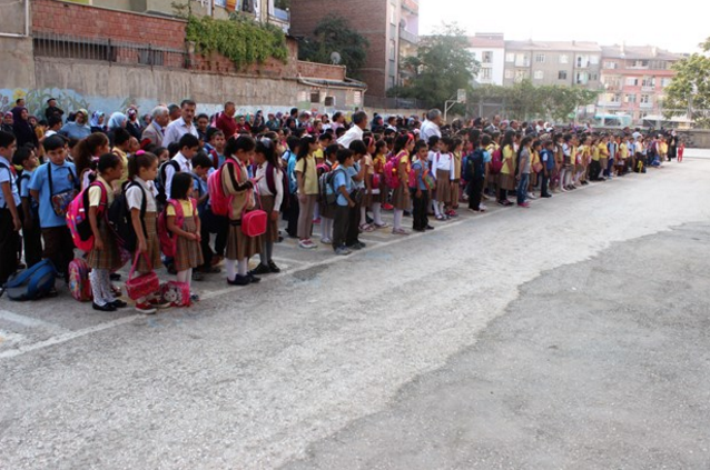 Yeni eğitim-öğretim yılı böyle başladı MOT'lar göz açtırmadı! - Resim: 4