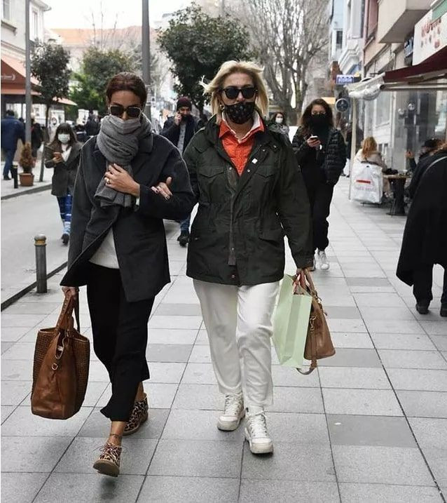 Rahmetli Tarık Ünlüoğlu'nun hatırasını eşi yaşatacak Arzum Onan eleştirileri cevapladı - Resim: 4