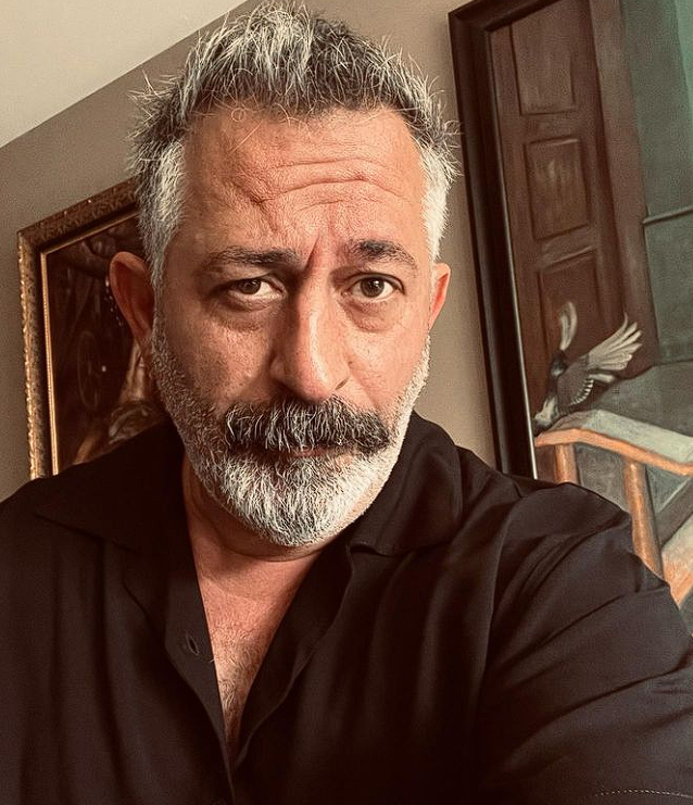 Cem Yılmaz, Levent'teki lüks villasını satışa çıkardı: Fiyatı dudak uçuklattı - Resim: 1