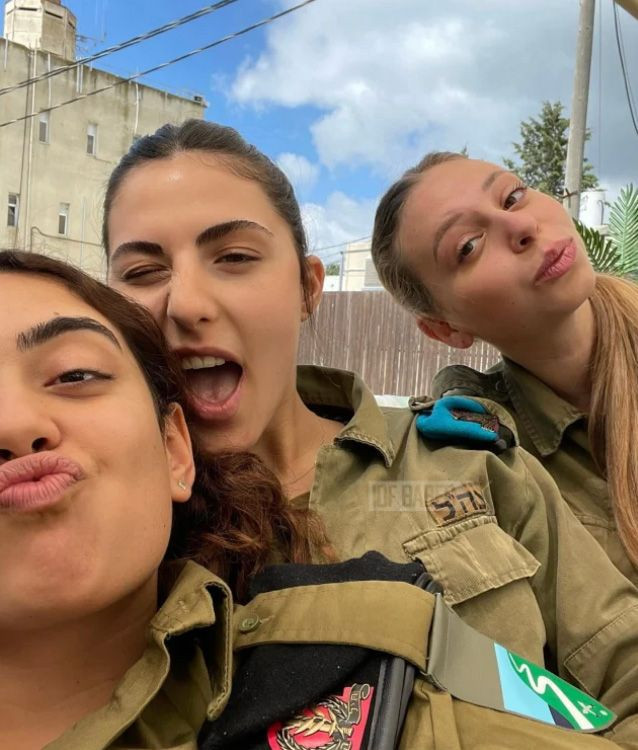 İsrailli kadın askerlerden absürt paylaşımlar! Fotoğraflardan ciddiyetsizlik akıyor - Resim: 1