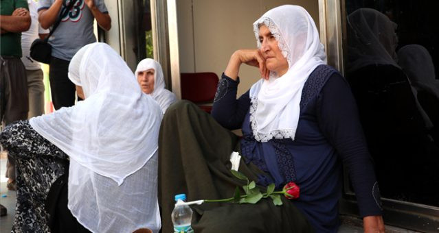 HDP'lilerce dağa kaçırıldığı iddia edilen gence ev hapsi - Resim: 0