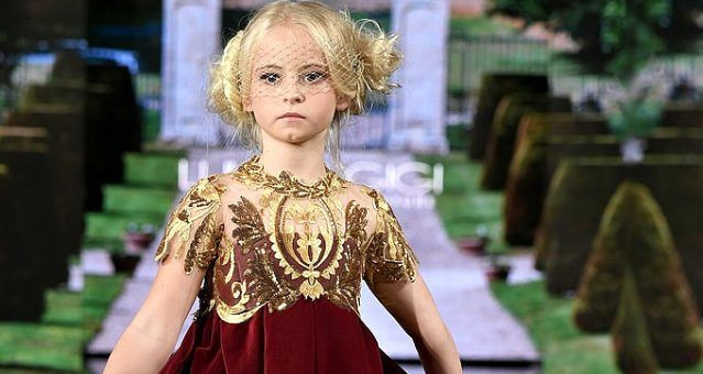 İki ayağı da kesilmiş minik manken tarihe geçti! Fotoğraflar sizi çok sarsacak - Resim: 3