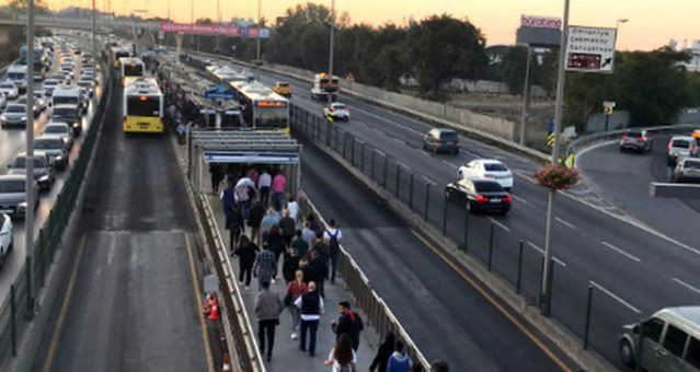 Altunizade metrobüs durağı! İBB tek hamleyle yoğunluğu bitirdi - Resim: 3