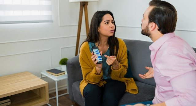 Ne tam bırakıyor ne hayatına alıyor! Yedekte tutan erkeklerin 5 yalanı - Resim: 5