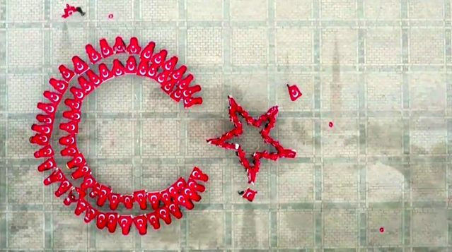 Ayasofya Cami önündeki 15 Temmuz koreografisi izleyenleri mest etti - Resim: 2