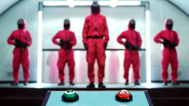 Netflix'in efsane dizisi Squid Game'e Yılmaz Erdoğan'dan 'Gangnam Style' benzetmesi - Resim: 2