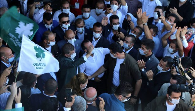 Davutoğlu'ndan Diyarbakır'da gövde gösterisi! Rojbaş diye başladı - Resim: 0