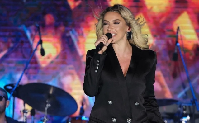 Hadise'nin çocukluğuna bakın! Doğum günü paylaşımı sosyal medyayı salladı - Resim: 3