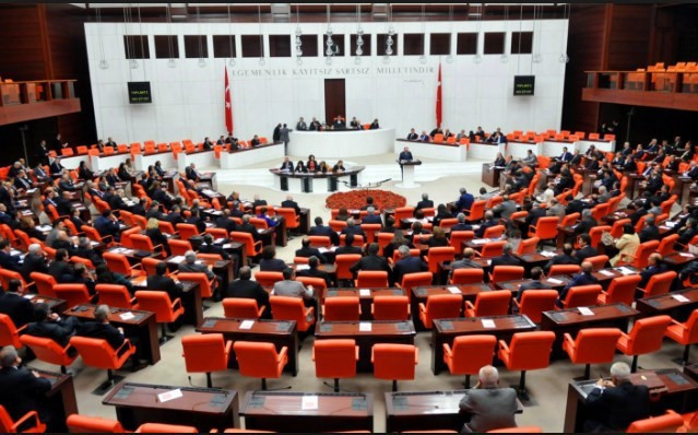 Meclis çalışanları kaç lira maaş alıyor? - Resim: 1