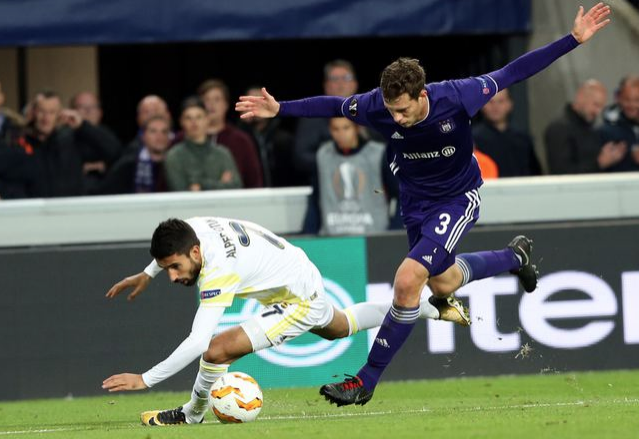 Fenerbahçe'de o isme büyük tepki: Ayakta duramıyor - Resim: 1