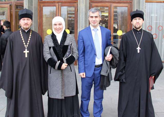 Rusya Müftünün karısını konuşuyor! Putin'e ilk kez Müslüman... - Resim: 2