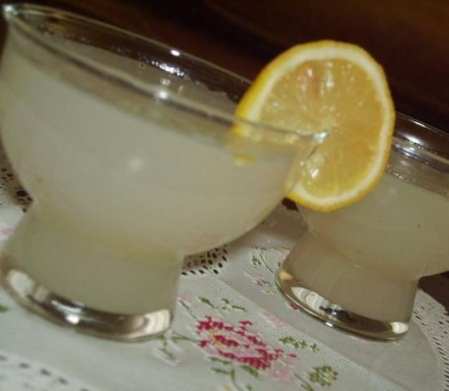 Ekonomik ve pratik bir tatlı : Limonlu su muhallebisi! - Resim: 3