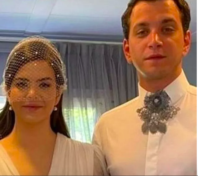 Selahattin Paşalı kaç yaşında kiminle evlendi eşi Lara Tümer kimdir? - Resim: 0