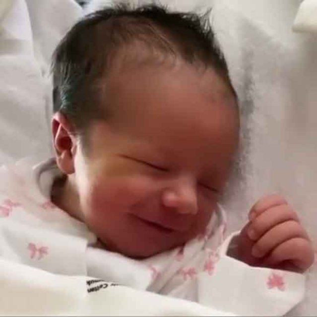 Tülin Şahin kızı Siena Leyla'nın gülümsemesini sosyal medyadan ilk kez yayımladı! - Resim: 4