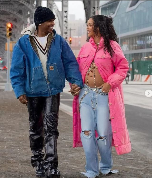 Rihanna hamile göbek nihayet göründü bebeğin cinsiyeti ne - Resim: 4