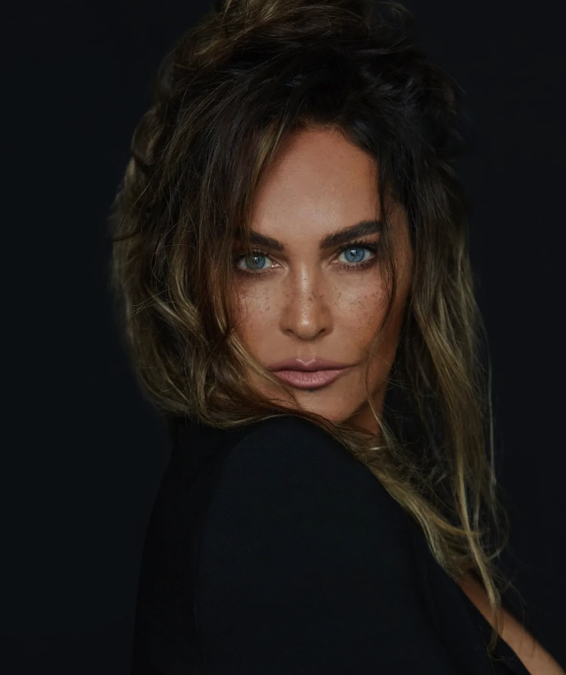 4 yıl aradan sonra setlere döndü! Hülya Avşar'ın tesettürlü hali sosyal medyayı ikiye böldü - Resim: 2