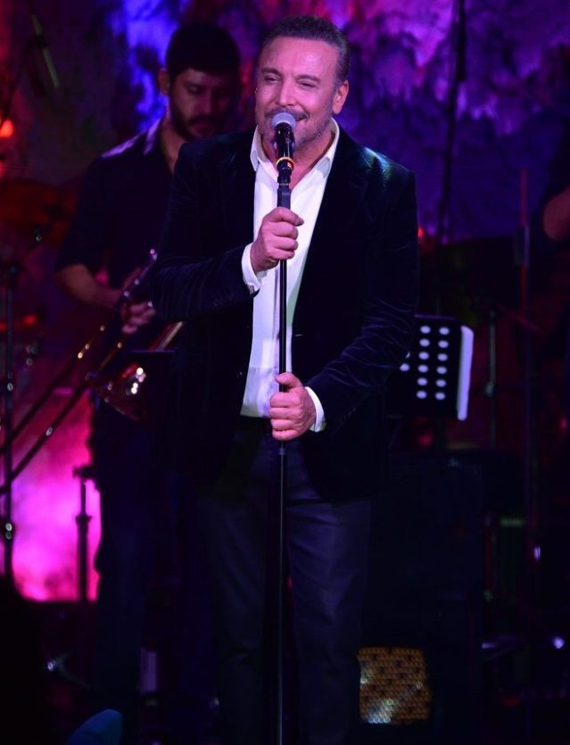 Ajda Pekkan uzun aradan sonra sevenleriyle kavuştu! Sürpriz düetle büyüledi - Resim: 4