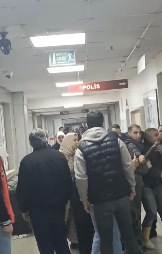 Kızları balkondan düşünce aileler hastaneyi birbirine kattı! Ortalık savaş alanına döndü - Resim: 2