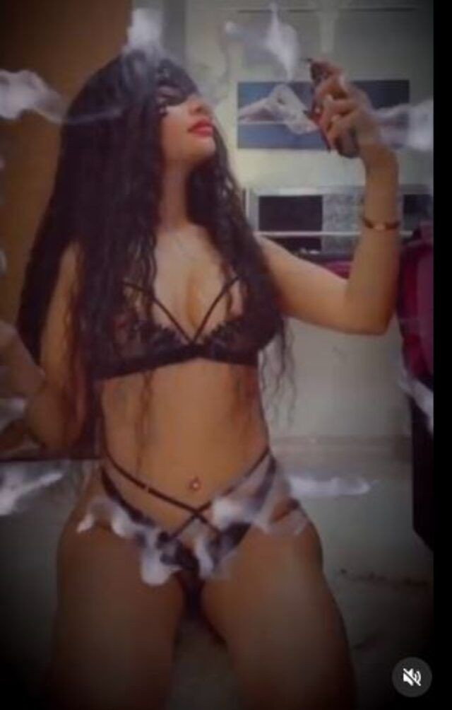 Naz Mila bu kez dantelli iç çamaşırlarıyla poz verdi +18 paylaşımları olay! - Resim: 2