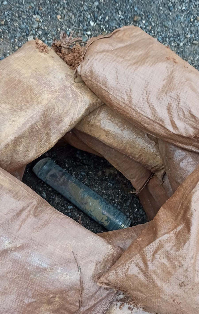 Teröristlerin attığı roketler Hakkari Çukurca'daki köye düştü - Resim: 1