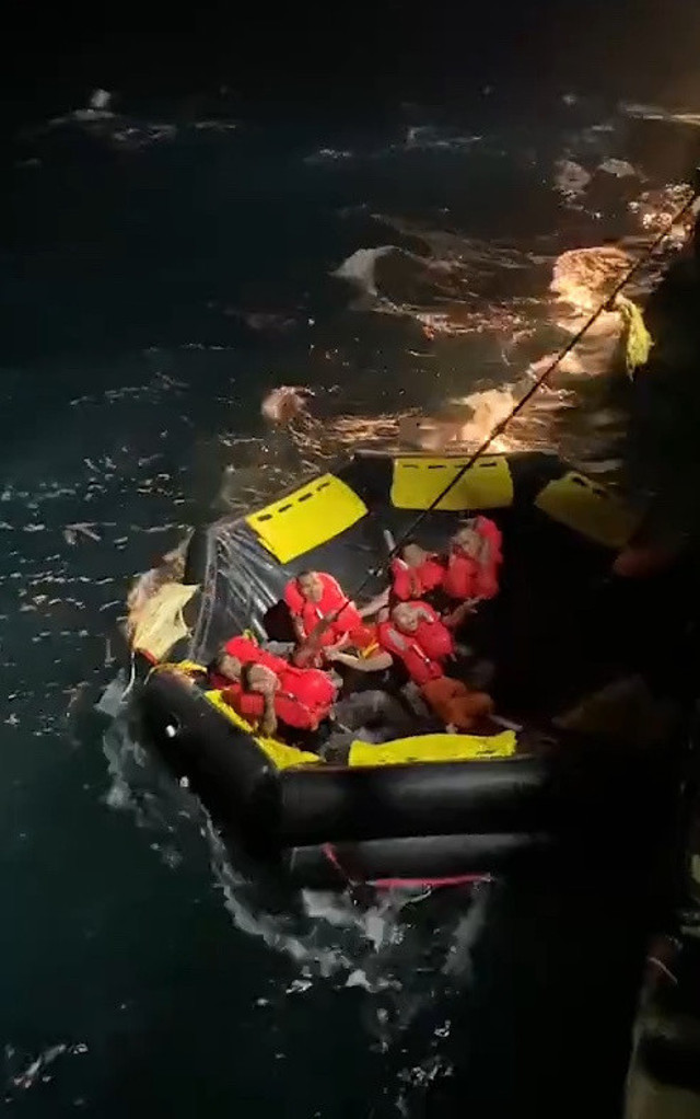 Tayland donanmasına ait  gemi battı! 31 denizci kayıp arama kurtarma gemileri helikopterleri bölgede - Resim: 1